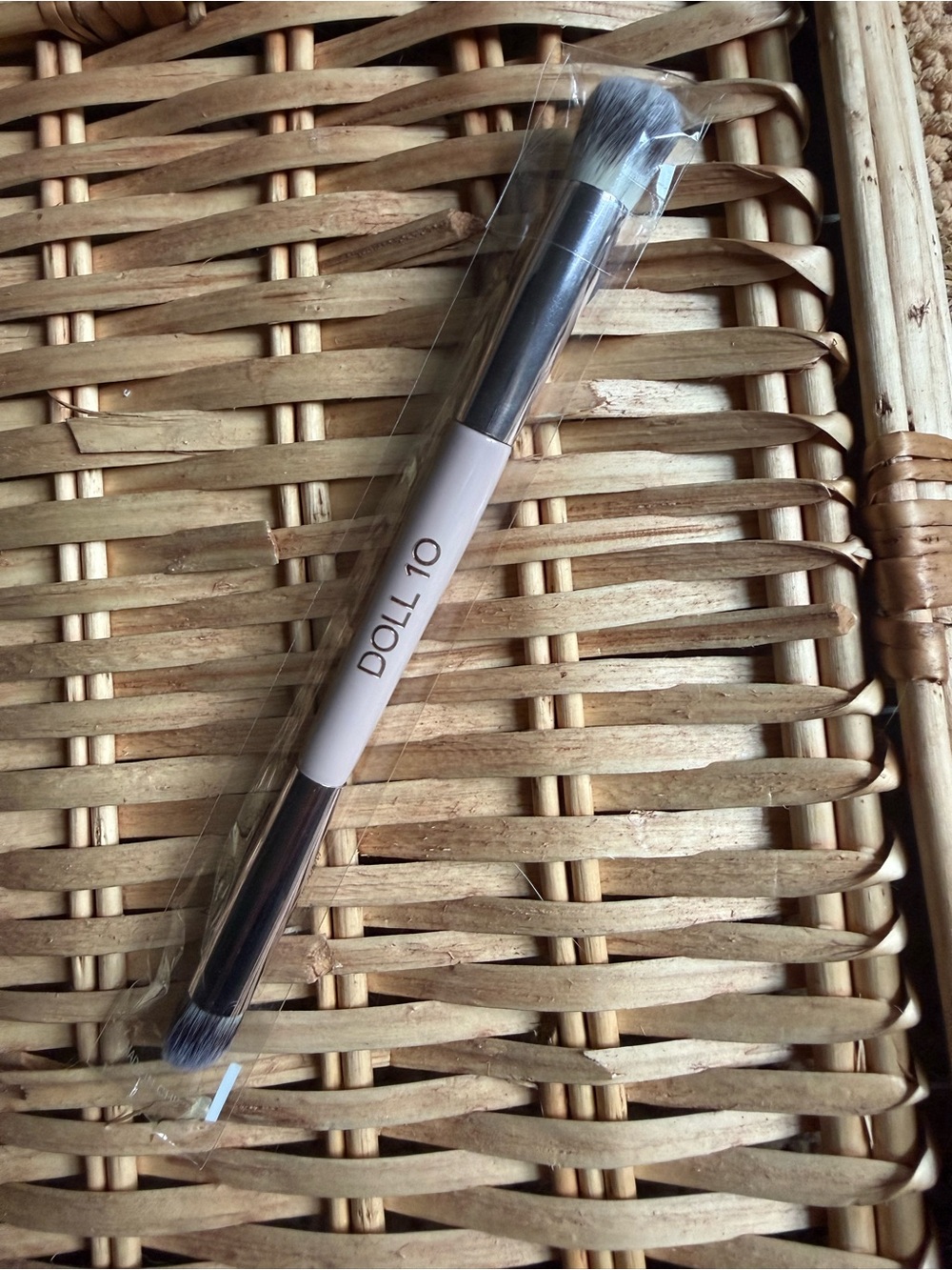 Doll 10 Dual-Ended Makeup Brush - Pink Handle